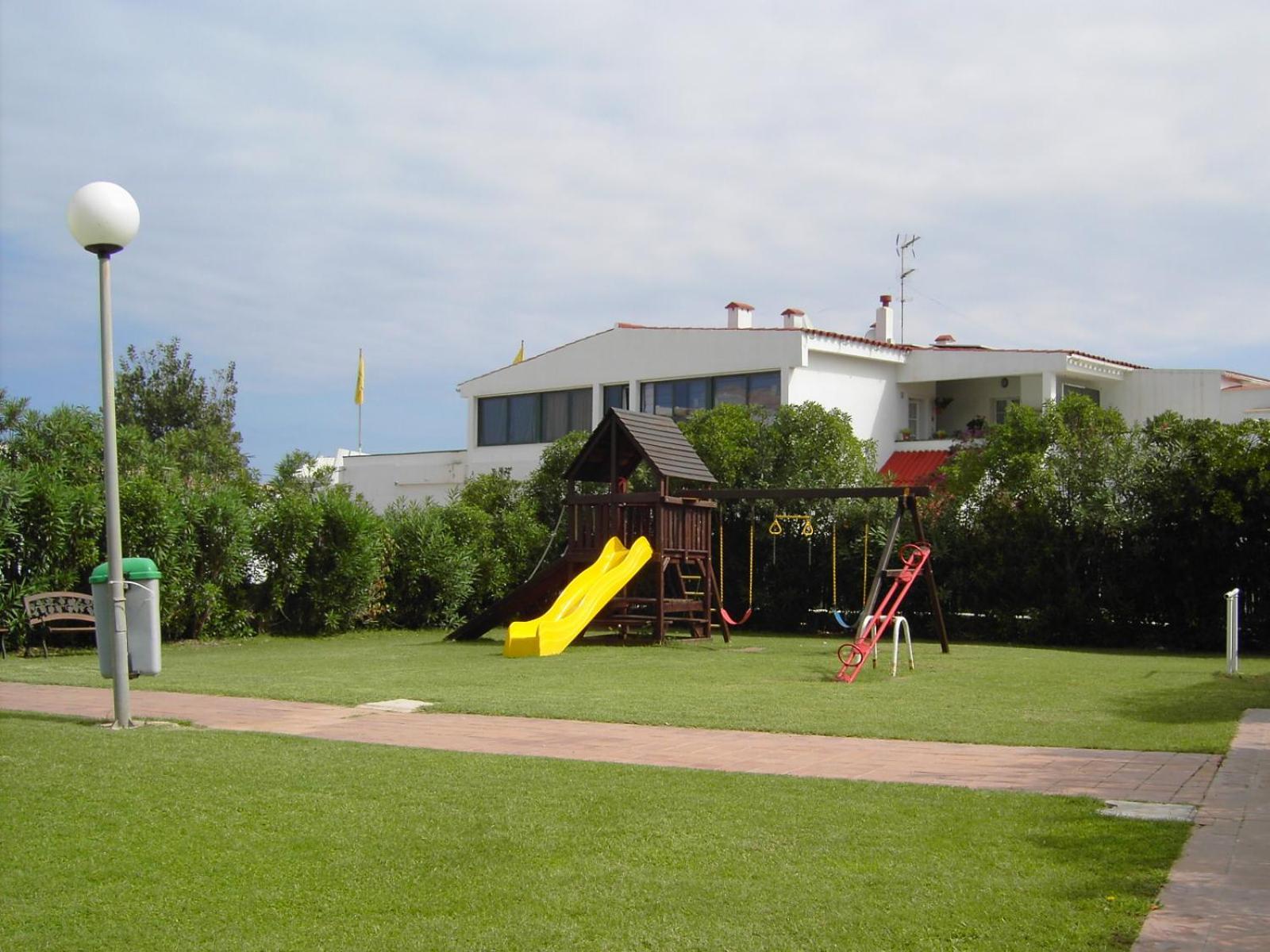Apartamentos Sol Isla Arenal d'en Castell Exterior photo